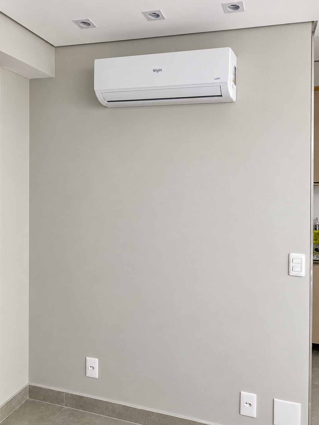 Ar-condicionado split Elgin instalado em ambiente residencial